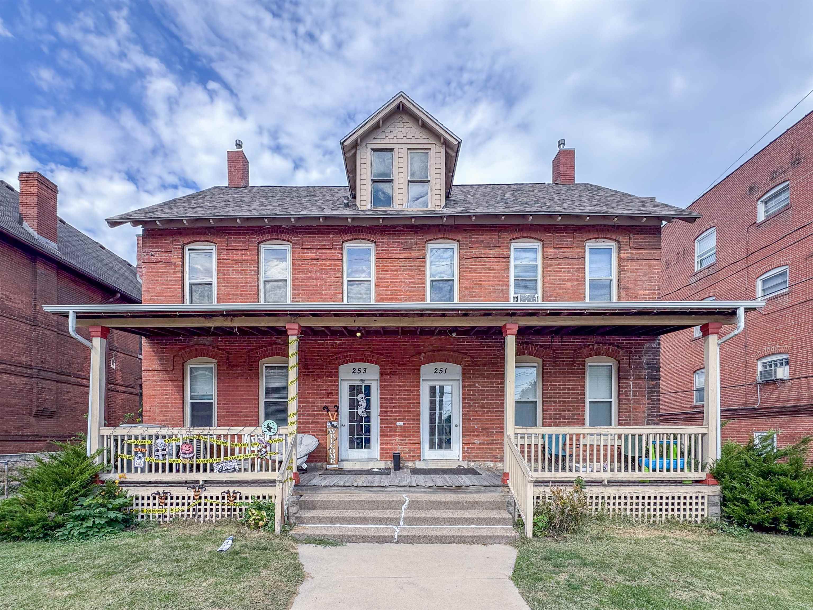 251 W 17th Street