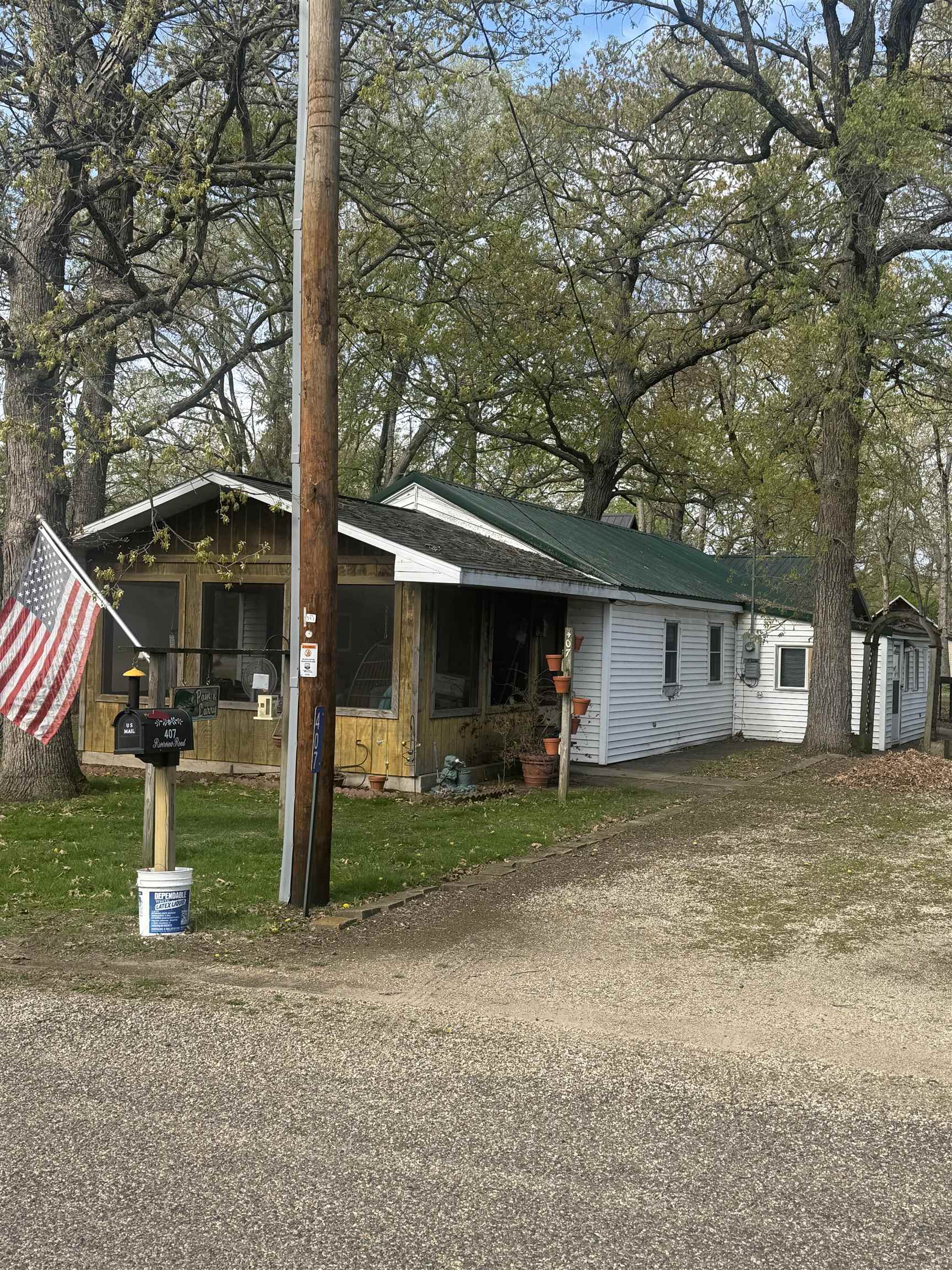 407 River View Road