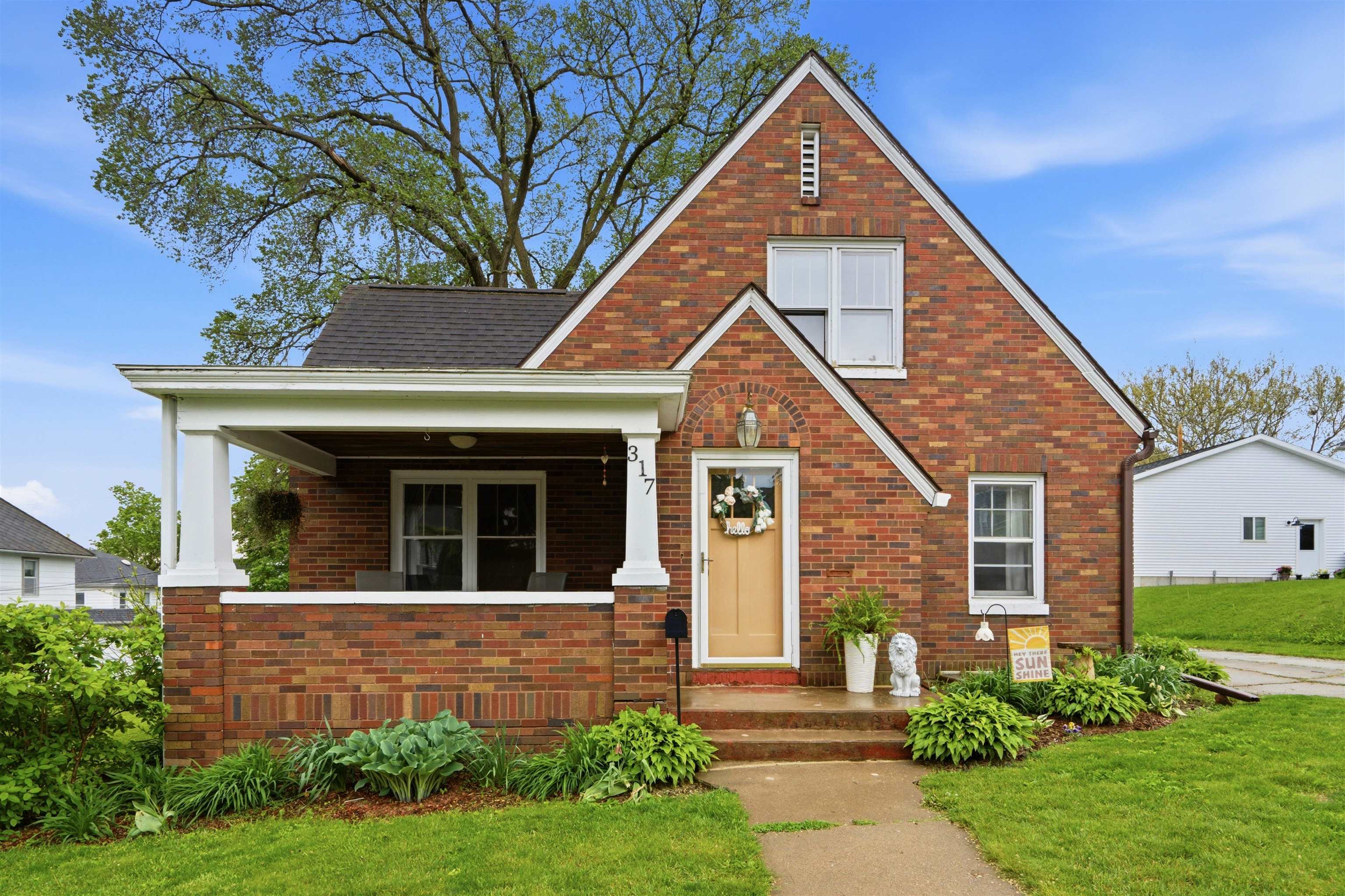 317 W Grand Street