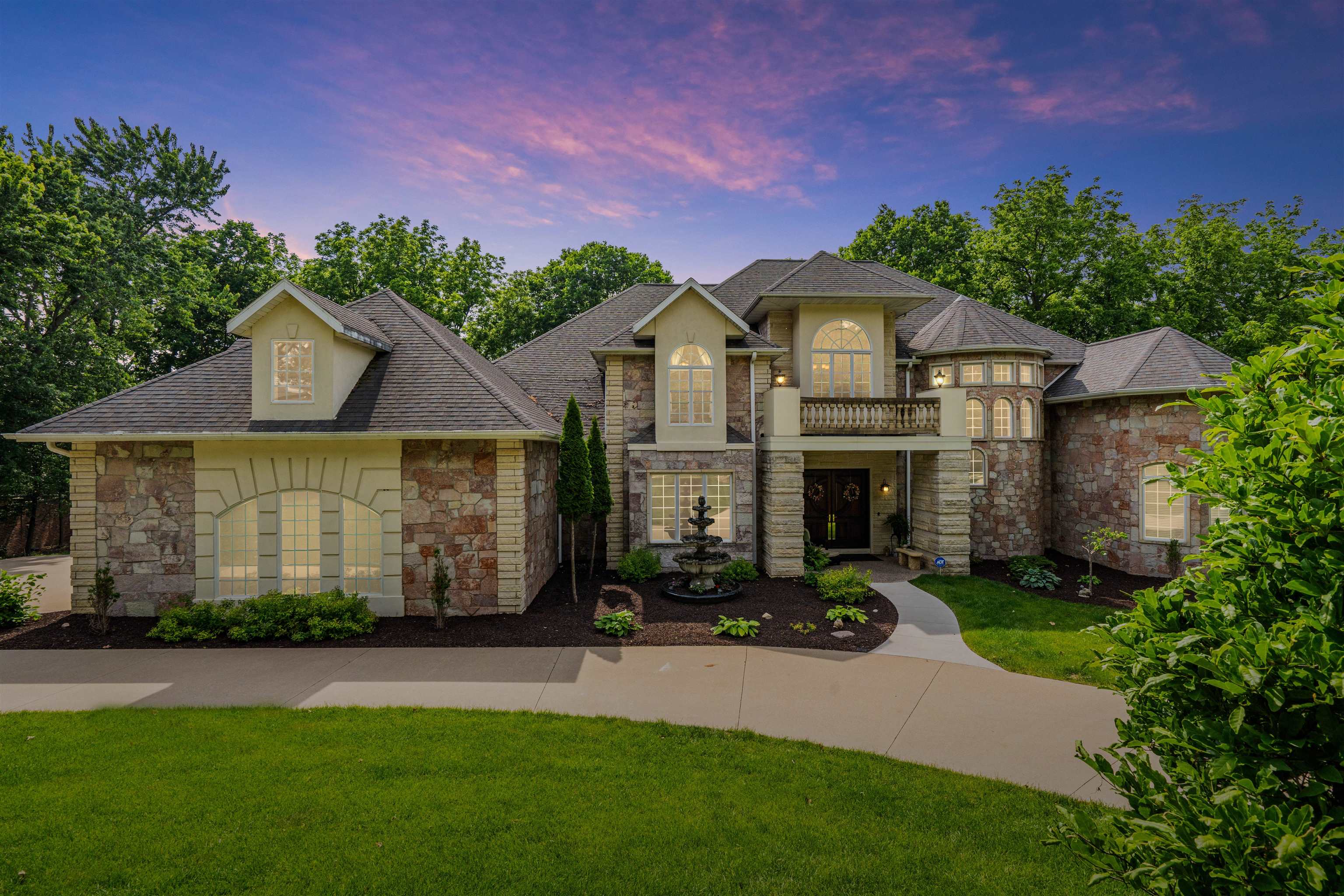 1047 Shady Oaks Drive