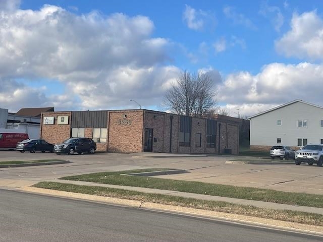 3255 Foothill Court
