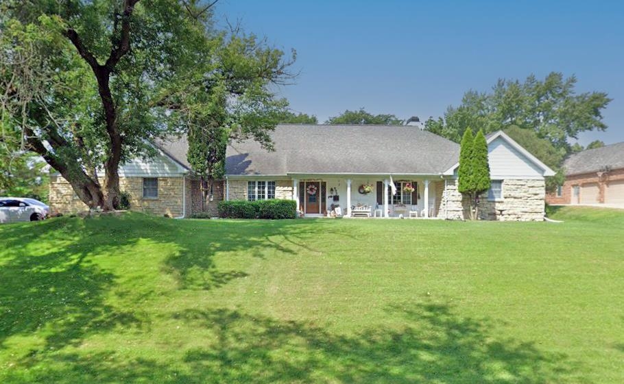 995 Prince Phillip Drive