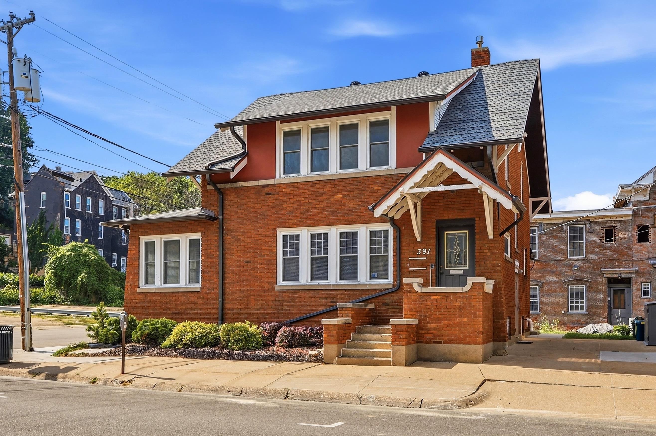 391 W 12 Street
